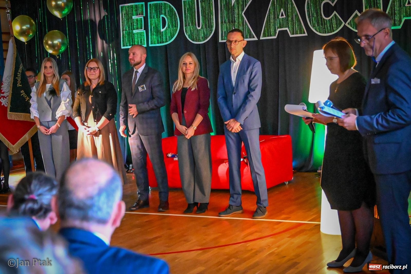 Zdjęcie w galerii na portalu naszraciborz.pl: Miejskie obchody Dnia Edukacji Narodowej. Świętowano w SP 4 [FOTO] wiadomości z regionu