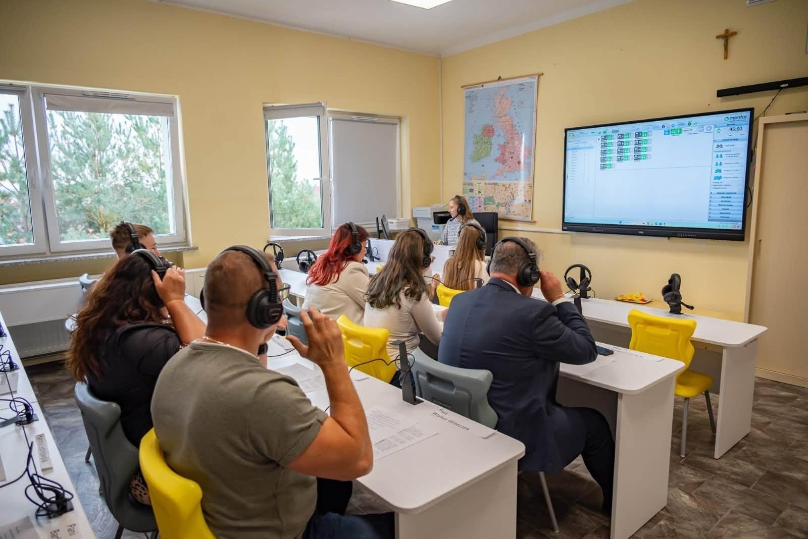 Zdjęcie w galerii na portalu naszraciborz.pl: Nowoczesna pracownia informatyczno-językowa w szkole w Bieńkowicach. Wyposażenie kosztowało 40 tys. zł wiadomości z regionu