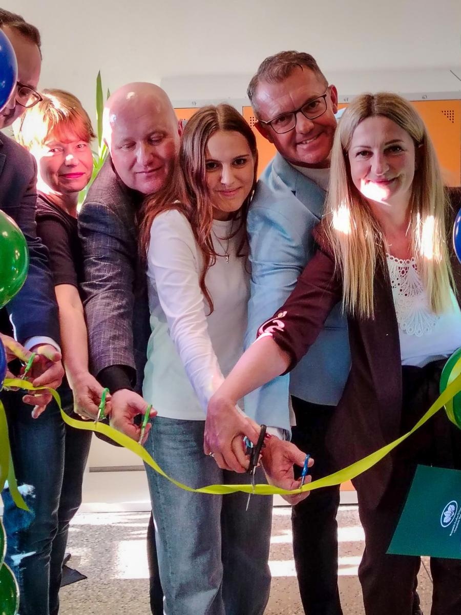 Zdjęcie w galerii na portalu naszraciborz.pl: Dwie zielone pracownie otwarte w gminie Krzyżanowice. 150 tys. zł na naukę przez doświadczenia wiadomości z regionu