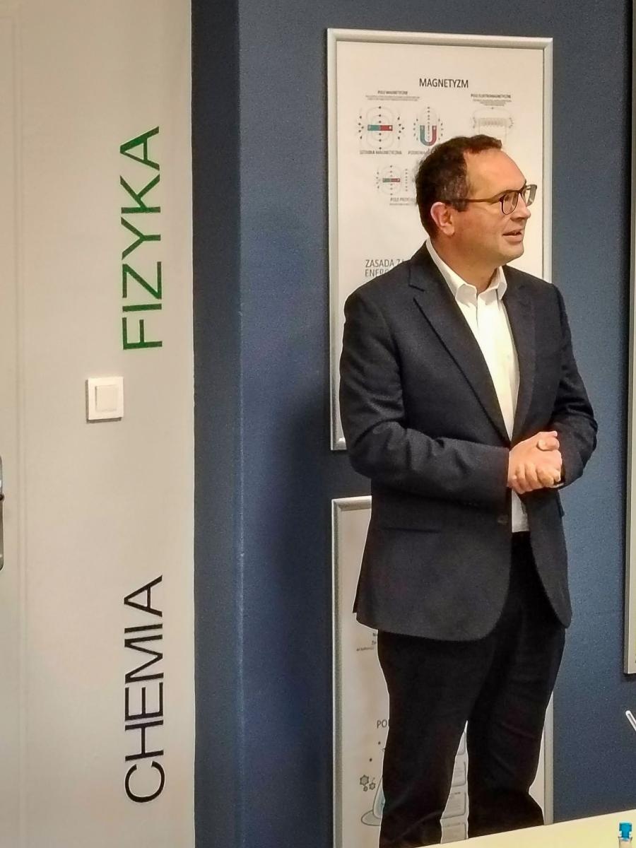 Zdjęcie w galerii na portalu naszraciborz.pl: Dwie zielone pracownie otwarte w gminie Krzyżanowice. 150 tys. zł na naukę przez doświadczenia wiadomości z regionu