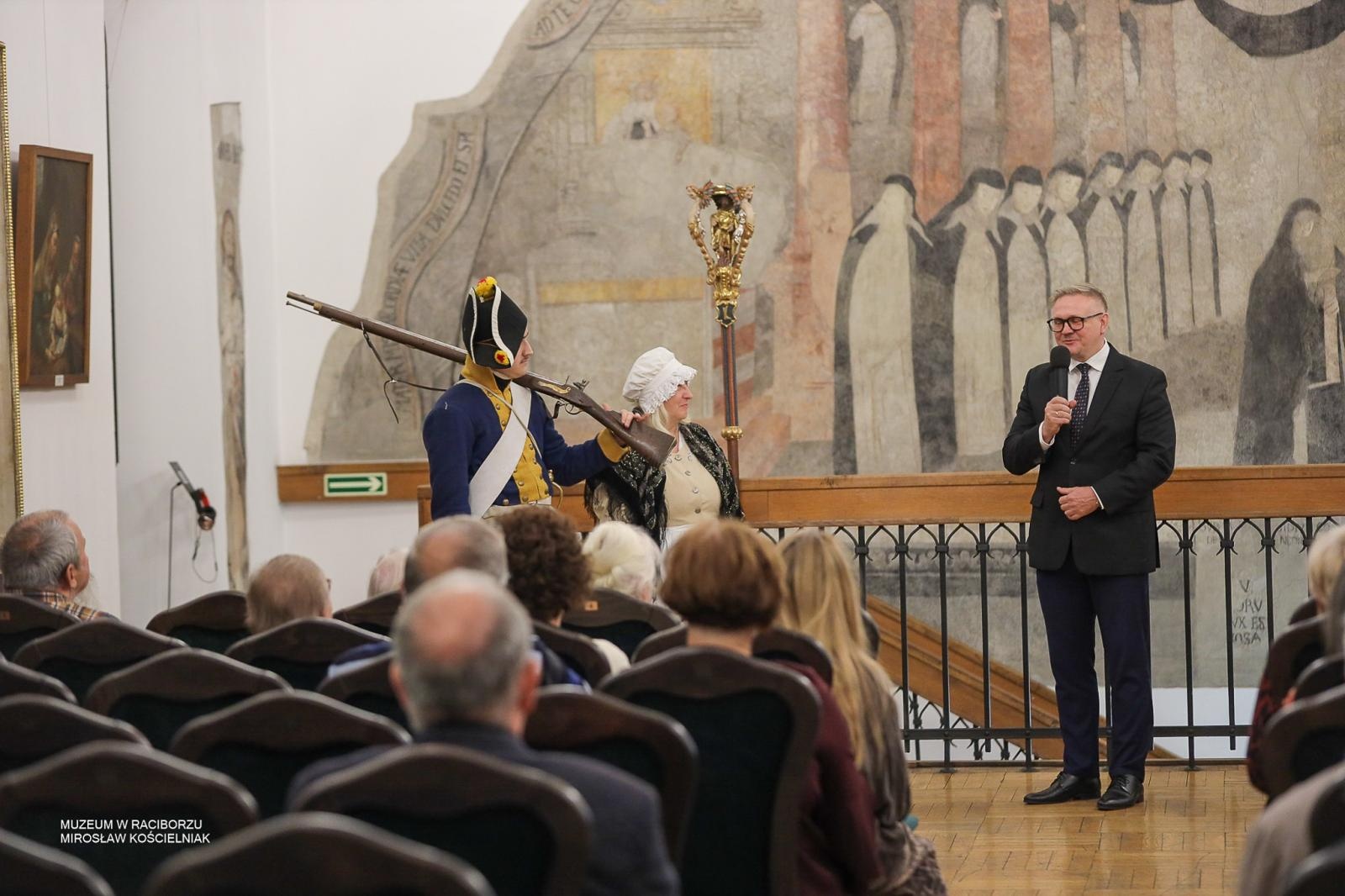 Zdjęcie w galerii na portalu naszraciborz.pl: Z Napoleonem i przeciw niemu. Wystawa o burzliwej epoce na Śląsku wiadomości z regionu