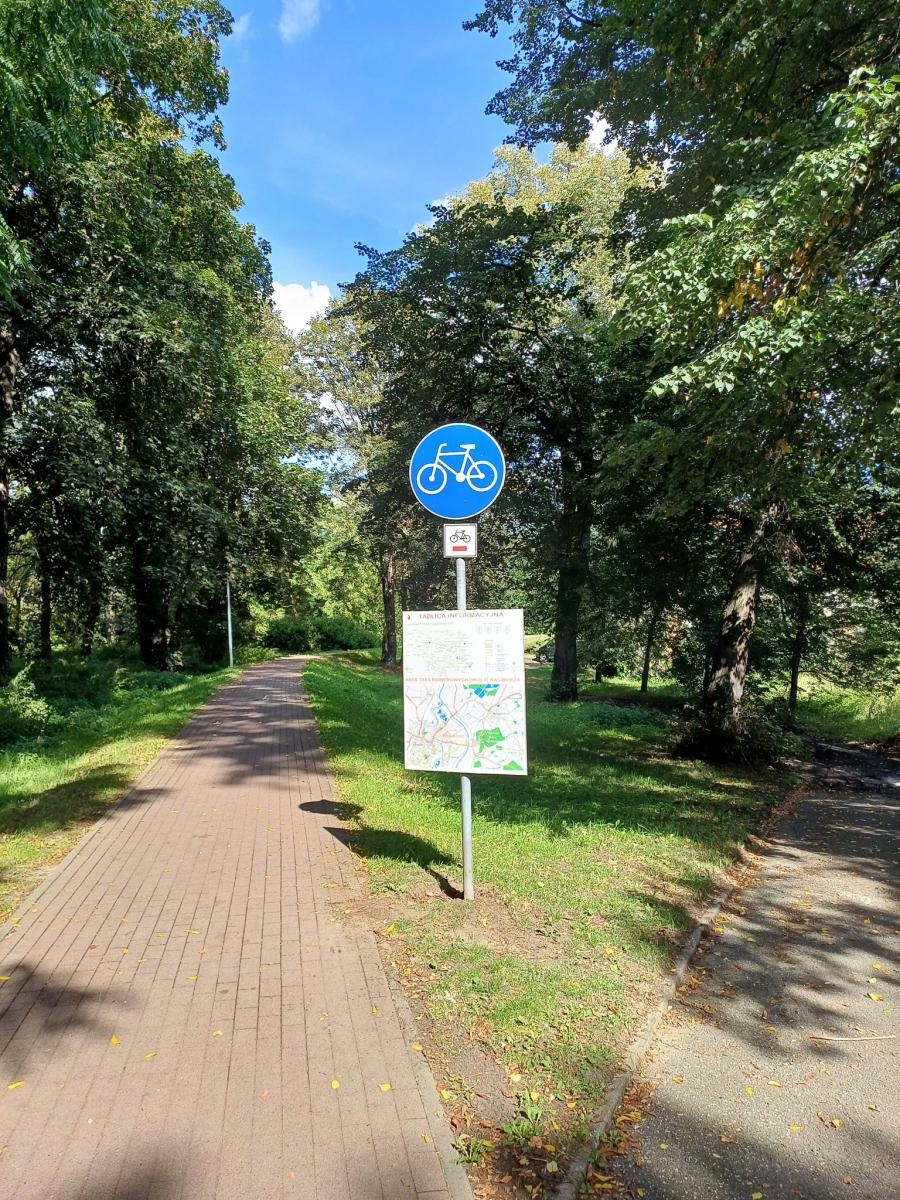 Zdjęcie w galerii na portalu naszraciborz.pl: Zdewastowana ścieżka rowerowa w Raciborzu – kto zapłaci za naprawę? Czytelnik pyta, ratusz odpowiada wiadomości z regionu