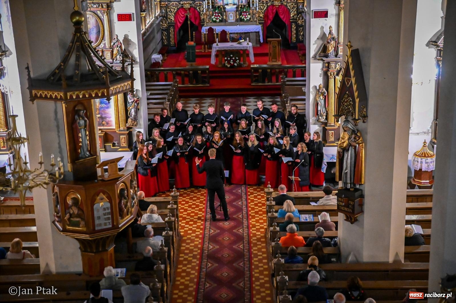 Zdjęcie w galerii na portalu naszraciborz.pl: Muzyka chóralna i organy w raciborskiej farze. Koncert festiwalu Fide et Amore wiadomości z regionu