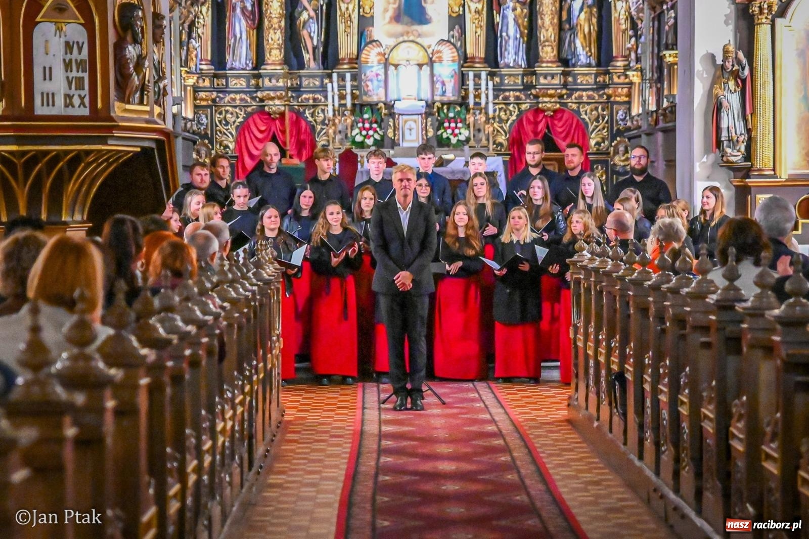 Zdjęcie w galerii na portalu naszraciborz.pl: Muzyka chóralna i organy w raciborskiej farze. Koncert festiwalu Fide et Amore wiadomości z regionu