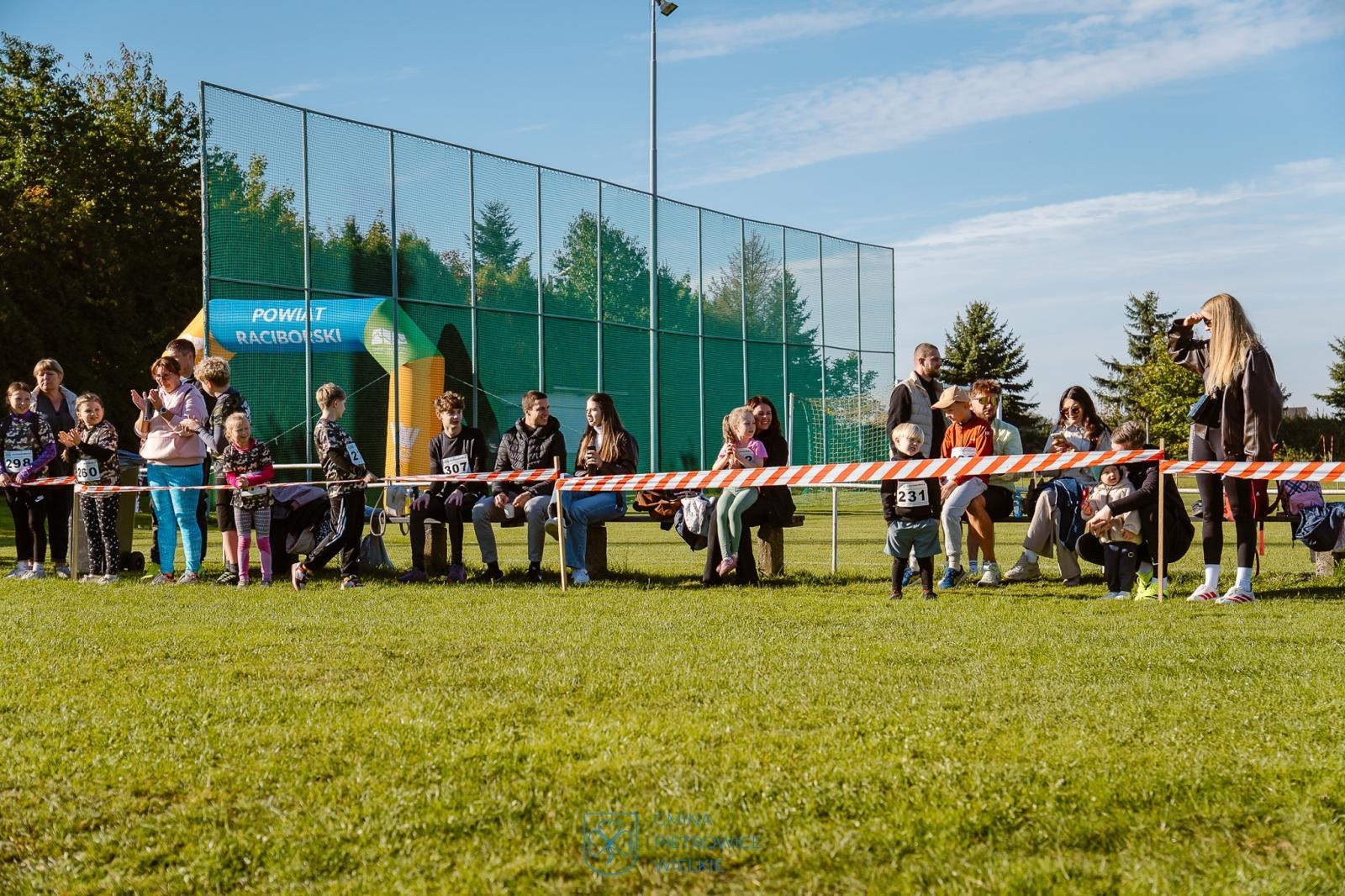 Zdjęcie w galerii na portalu naszraciborz.pl: Pietrowice Wielkie pobiegły na piątkę. Znamy zwycięzców rywalizacji na 5 km wiadomości z regionu