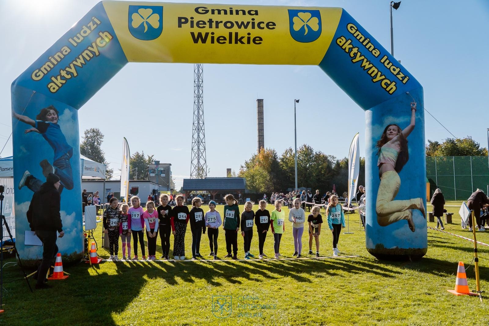 Zdjęcie w galerii na portalu naszraciborz.pl: Pietrowice Wielkie pobiegły na piątkę. Znamy zwycięzców rywalizacji na 5 km wiadomości z regionu