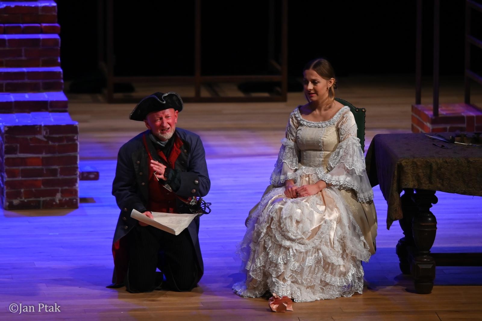 Zdjęcie w galerii na portalu naszraciborz.pl: ZEMSTA Aleksandra Fredry wróciła na scenę. Klasyka polskiej komedii w wykonaniu Teatru Klasyki Polskiej wiadomości z regionu