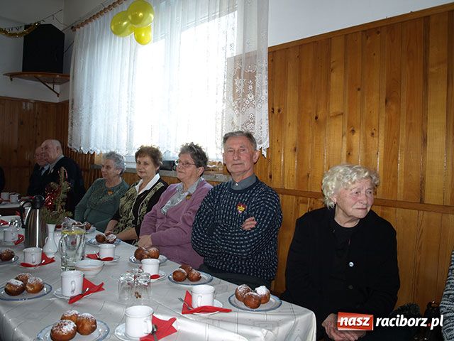 Zdjęcie w galerii na portalu naszraciborz.pl: Beczka piwa dla seniorów wiadomości z regionu