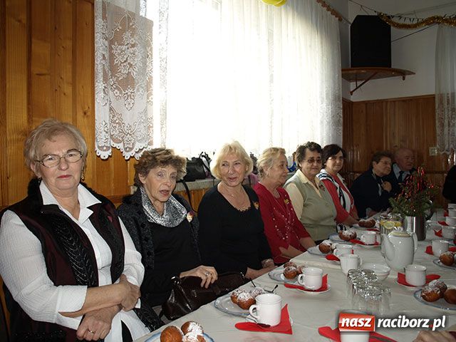 Zdjęcie w galerii na portalu naszraciborz.pl: Beczka piwa dla seniorów wiadomości z regionu
