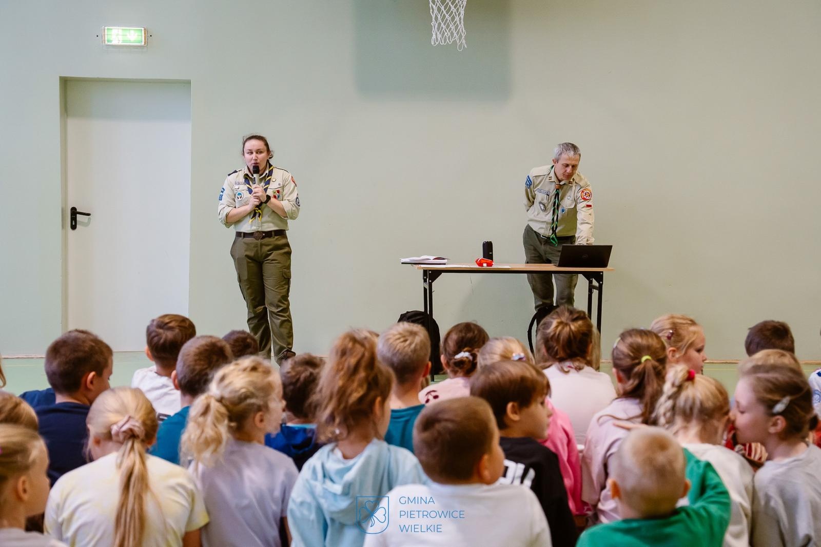 Zdjęcie w galerii na portalu naszraciborz.pl: Dzieci uczyły się reagować w sytuacjach kryzysowych. Warsztaty w Pietrowicach Wielkich wiadomości z regionu