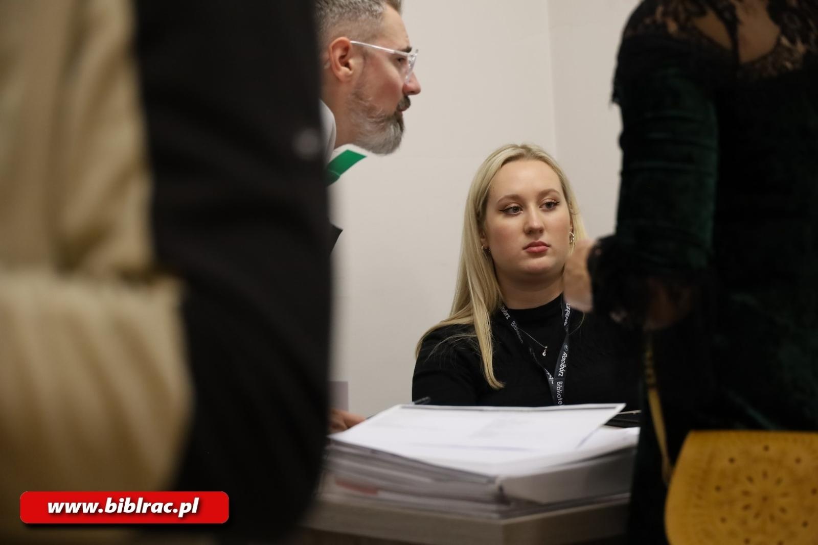 Zdjęcie w galerii na portalu naszraciborz.pl: Kolacja z intrygą… Morderstwo w Bibliotece wiadomości z regionu