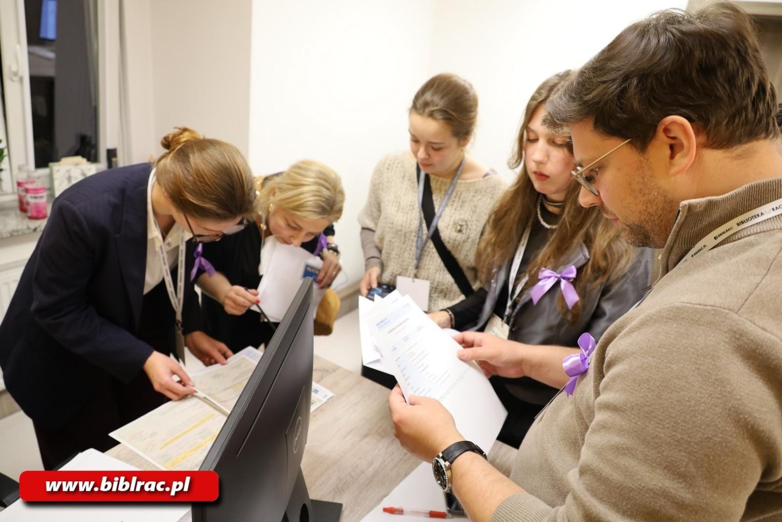 Zdjęcie w galerii na portalu naszraciborz.pl: Kolacja z intrygą… Morderstwo w Bibliotece wiadomości z regionu