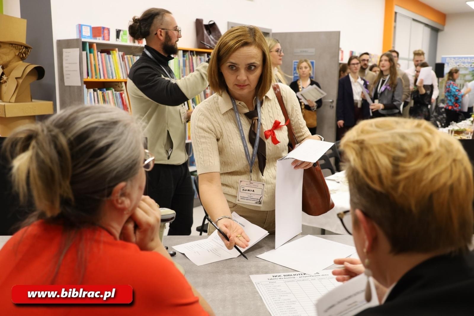 Zdjęcie w galerii na portalu naszraciborz.pl: Kolacja z intrygą… Morderstwo w Bibliotece wiadomości z regionu