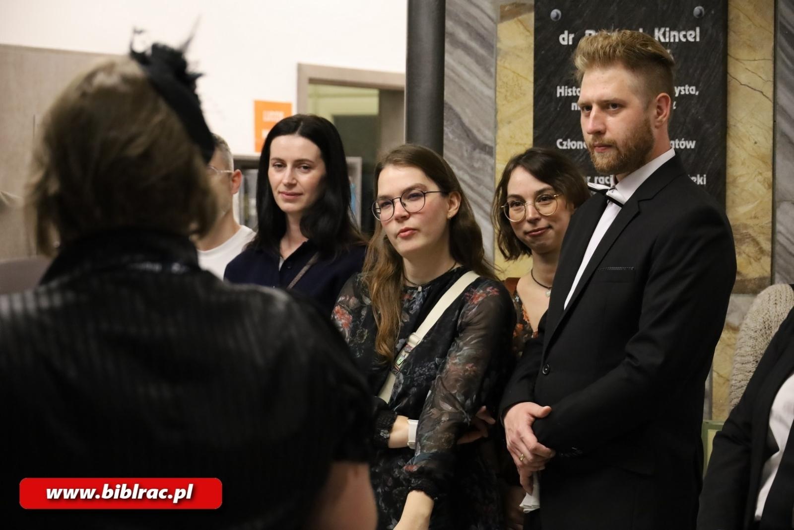 Zdjęcie w galerii na portalu naszraciborz.pl: Kolacja z intrygą… Morderstwo w Bibliotece wiadomości z regionu