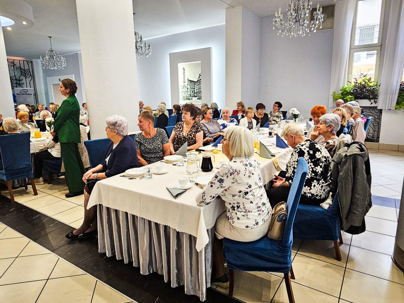 Zdjęcie w galerii na portalu naszraciborz.pl: Emerytowani nauczyciele z ZNP świętowali Dzień Edukacji Narodowej wiadomości z regionu