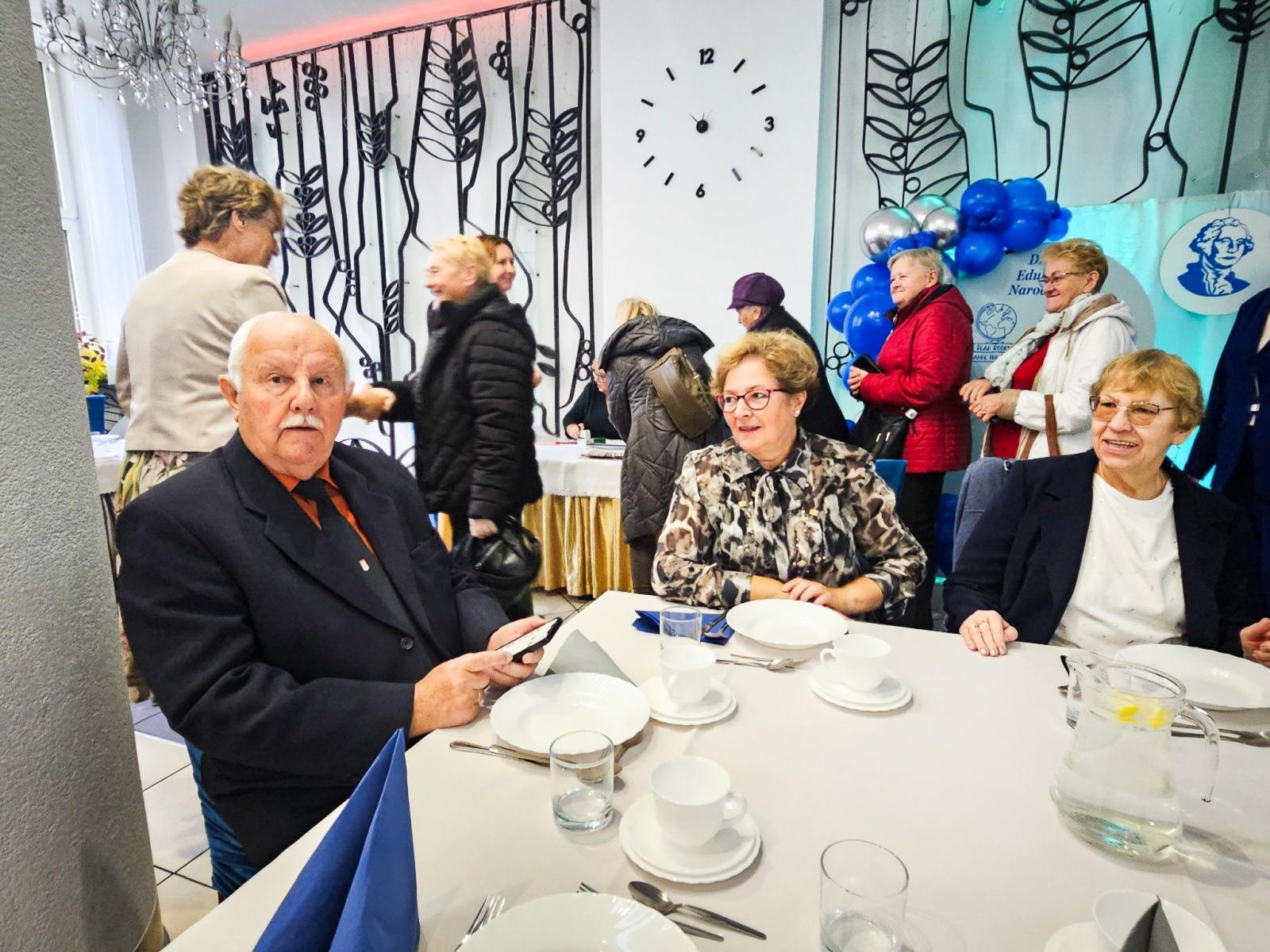 Zdjęcie w galerii na portalu naszraciborz.pl: Emerytowani nauczyciele z ZNP świętowali Dzień Edukacji Narodowej wiadomości z regionu