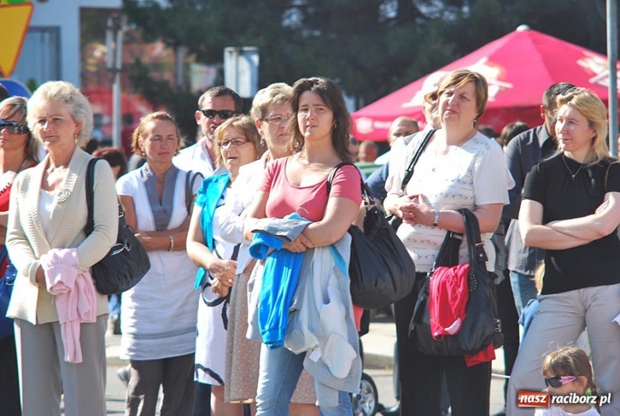 Zdjęcie w galerii na portalu naszraciborz.pl: Folklor i Zuzana na finał Dni Raciborza wiadomości z regionu
