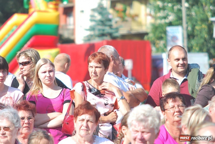 Zdjęcie w galerii na portalu naszraciborz.pl: Folklor i Zuzana na finał Dni Raciborza wiadomości z regionu