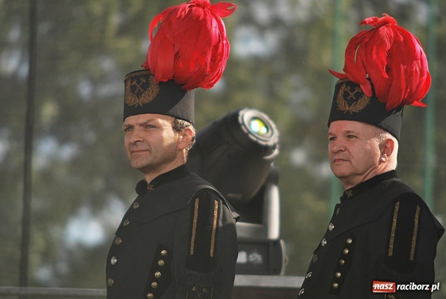 Zdjęcie w galerii na portalu naszraciborz.pl: Folklor i Zuzana na finał Dni Raciborza wiadomości z regionu