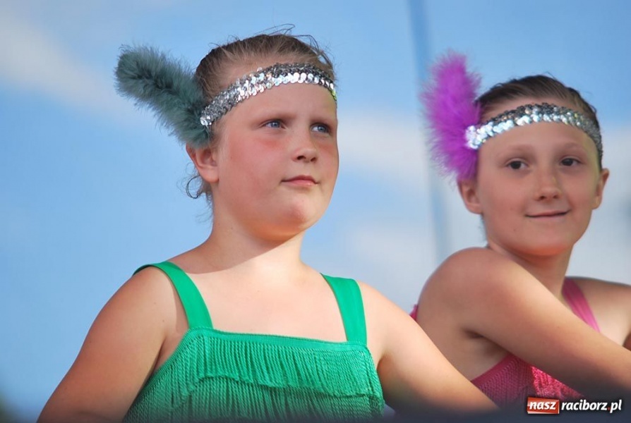 Zdjęcie w galerii na portalu naszraciborz.pl: Folklor i Zuzana na finał Dni Raciborza wiadomości z regionu