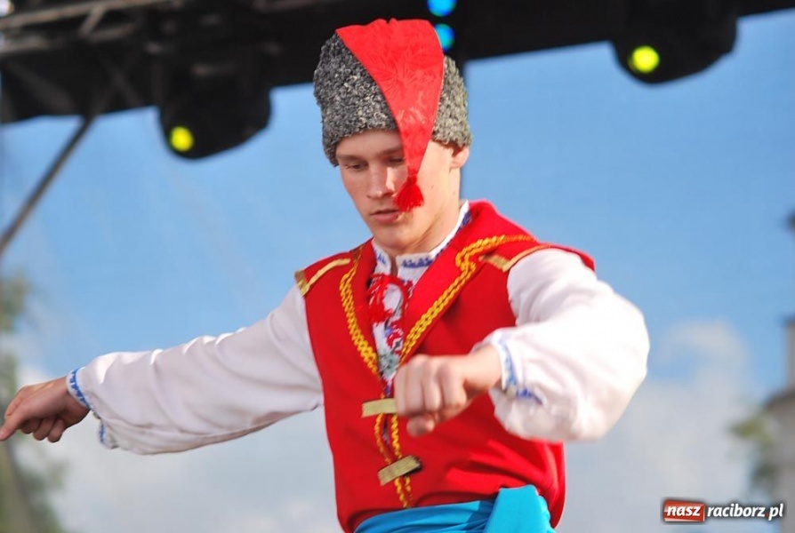 Zdjęcie w galerii na portalu naszraciborz.pl: Folklor i Zuzana na finał Dni Raciborza wiadomości z regionu