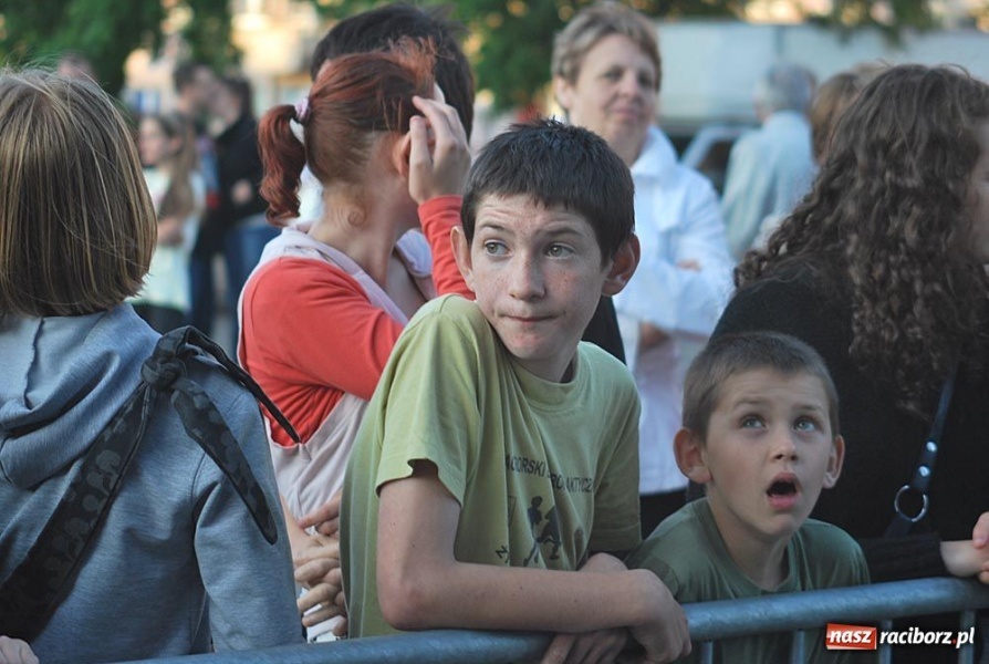 Zdjęcie w galerii na portalu naszraciborz.pl: Folklor i Zuzana na finał Dni Raciborza wiadomości z regionu