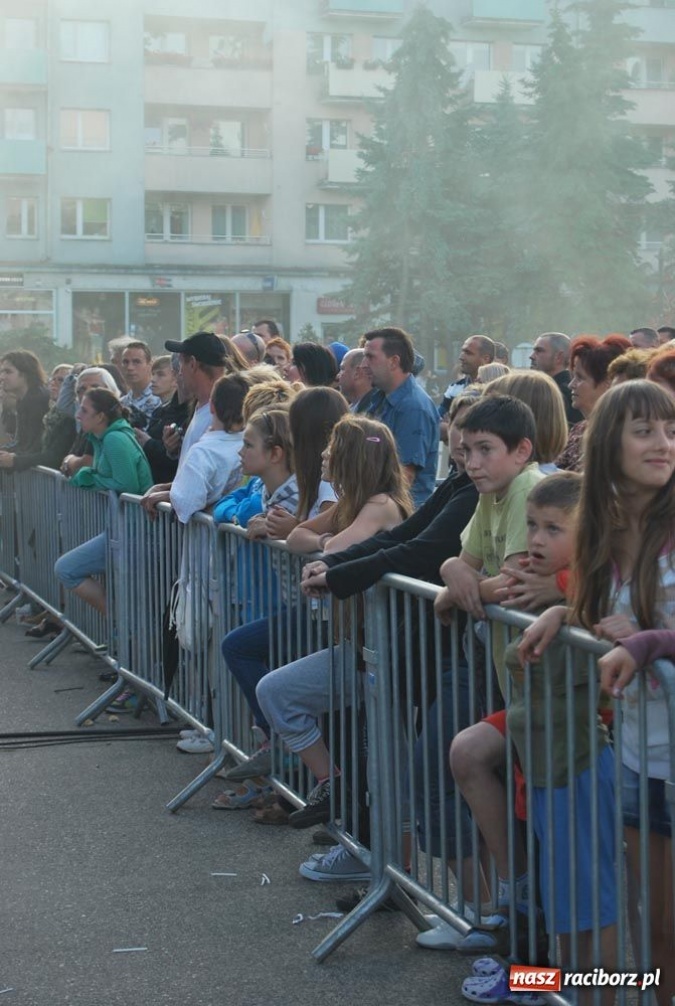 Zdjęcie w galerii na portalu naszraciborz.pl: Folklor i Zuzana na finał Dni Raciborza wiadomości z regionu
