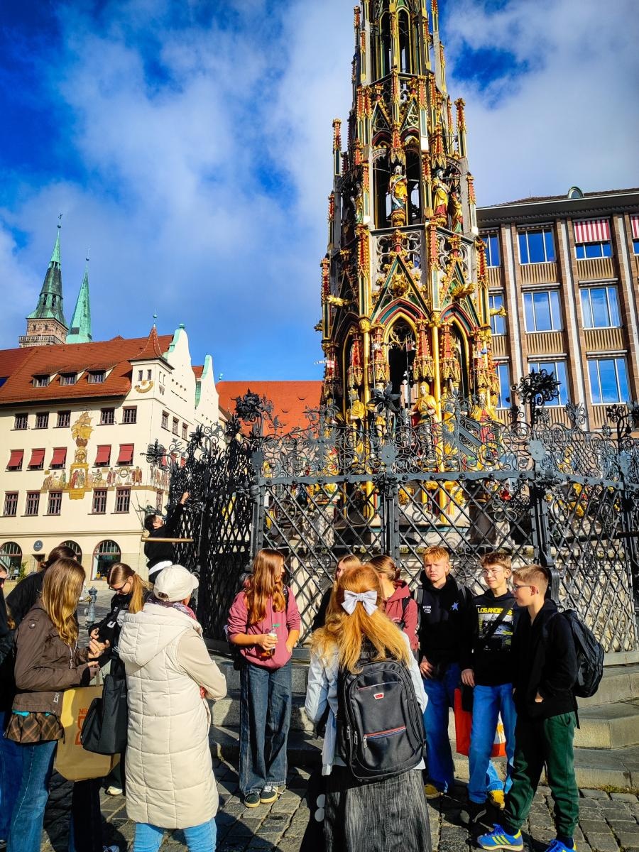 Zdjęcie w galerii na portalu naszraciborz.pl: Uczniowie ZSP 5 (SP 18) w Raciborzu na wymianie w niemieckim mieście Roth wiadomości z regionu