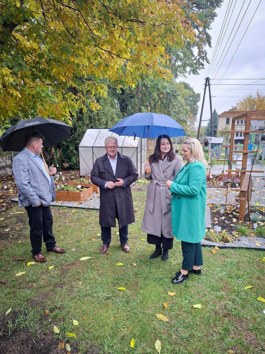 Zdjęcie w galerii na portalu naszraciborz.pl: W Tworkowie otwarto mini ogród botaniczny. Krąg Natury – Cztery Pory Roku wiadomości z regionu