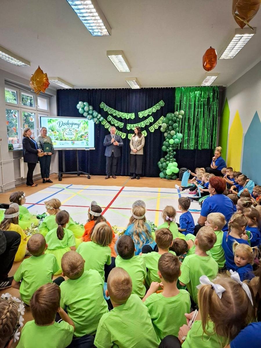 Zdjęcie w galerii na portalu naszraciborz.pl: W Tworkowie otwarto mini ogród botaniczny. Krąg Natury – Cztery Pory Roku wiadomości z regionu
