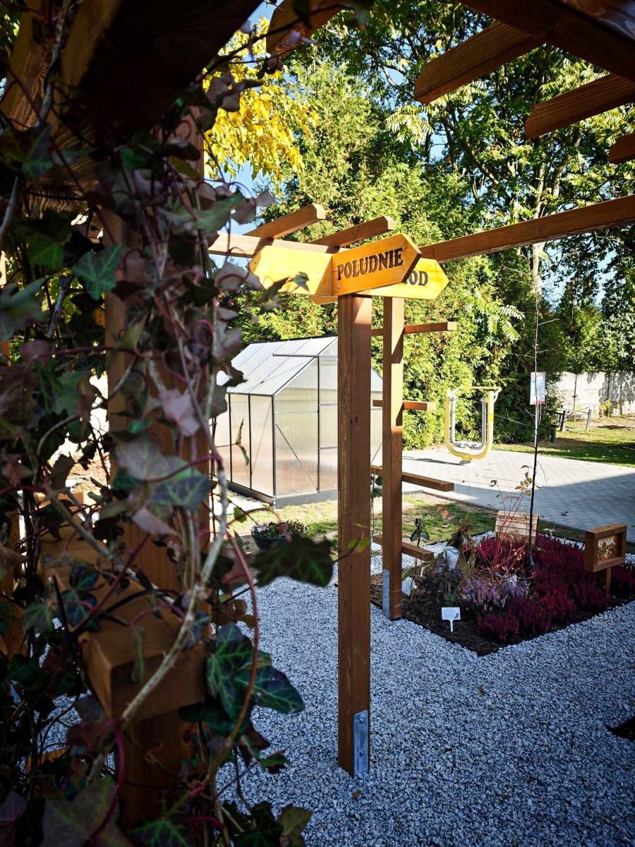Zdjęcie w galerii na portalu naszraciborz.pl: W Tworkowie otwarto mini ogród botaniczny. Krąg Natury – Cztery Pory Roku wiadomości z regionu