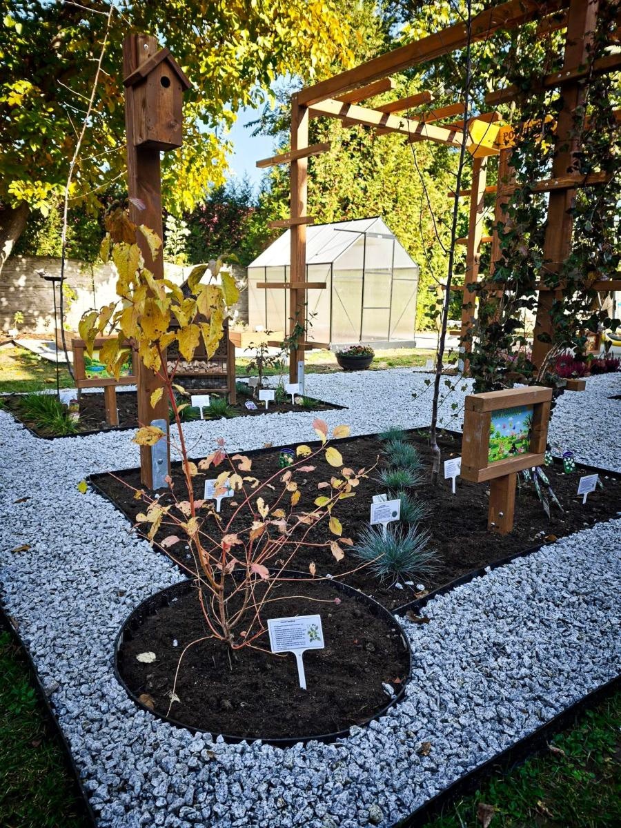 Zdjęcie w galerii na portalu naszraciborz.pl: W Tworkowie otwarto mini ogród botaniczny. Krąg Natury – Cztery Pory Roku wiadomości z regionu