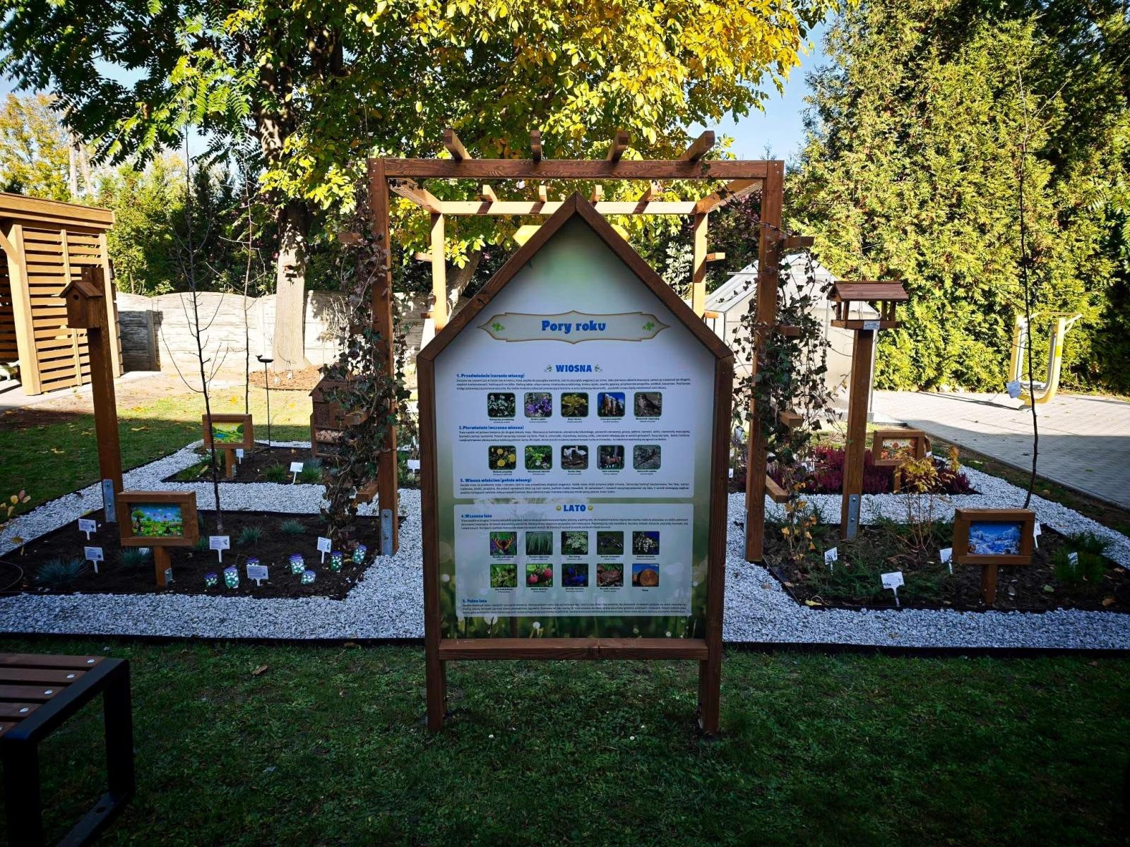 Zdjęcie w galerii na portalu naszraciborz.pl: W Tworkowie otwarto mini ogród botaniczny. Krąg Natury – Cztery Pory Roku wiadomości z regionu