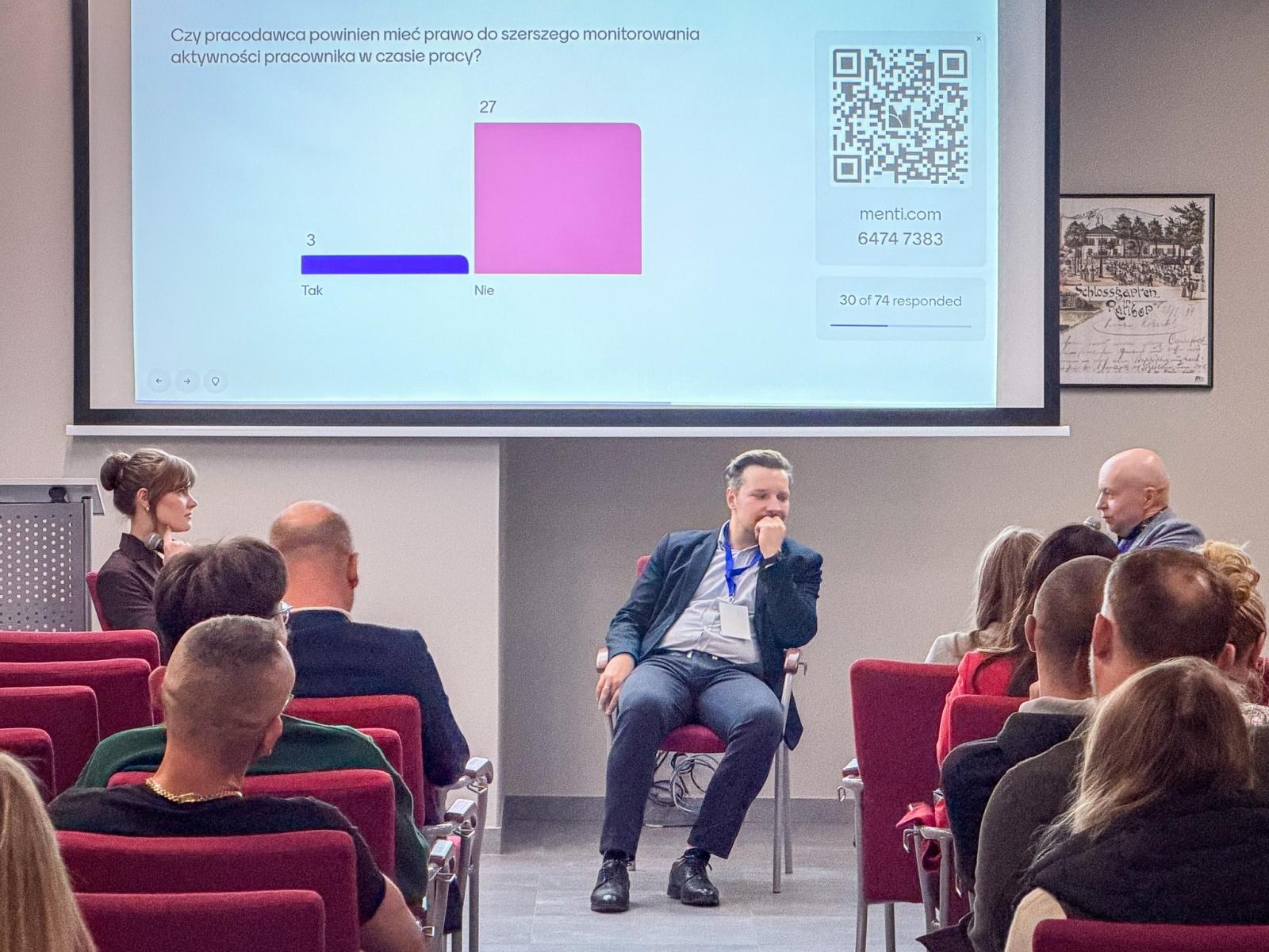 Zdjęcie w galerii na portalu naszraciborz.pl: Prawo pracy na Zamku Piastowskim. Od studiów przypadków po naukową debatę o AI i samozatrudnieniu wiadomości z regionu