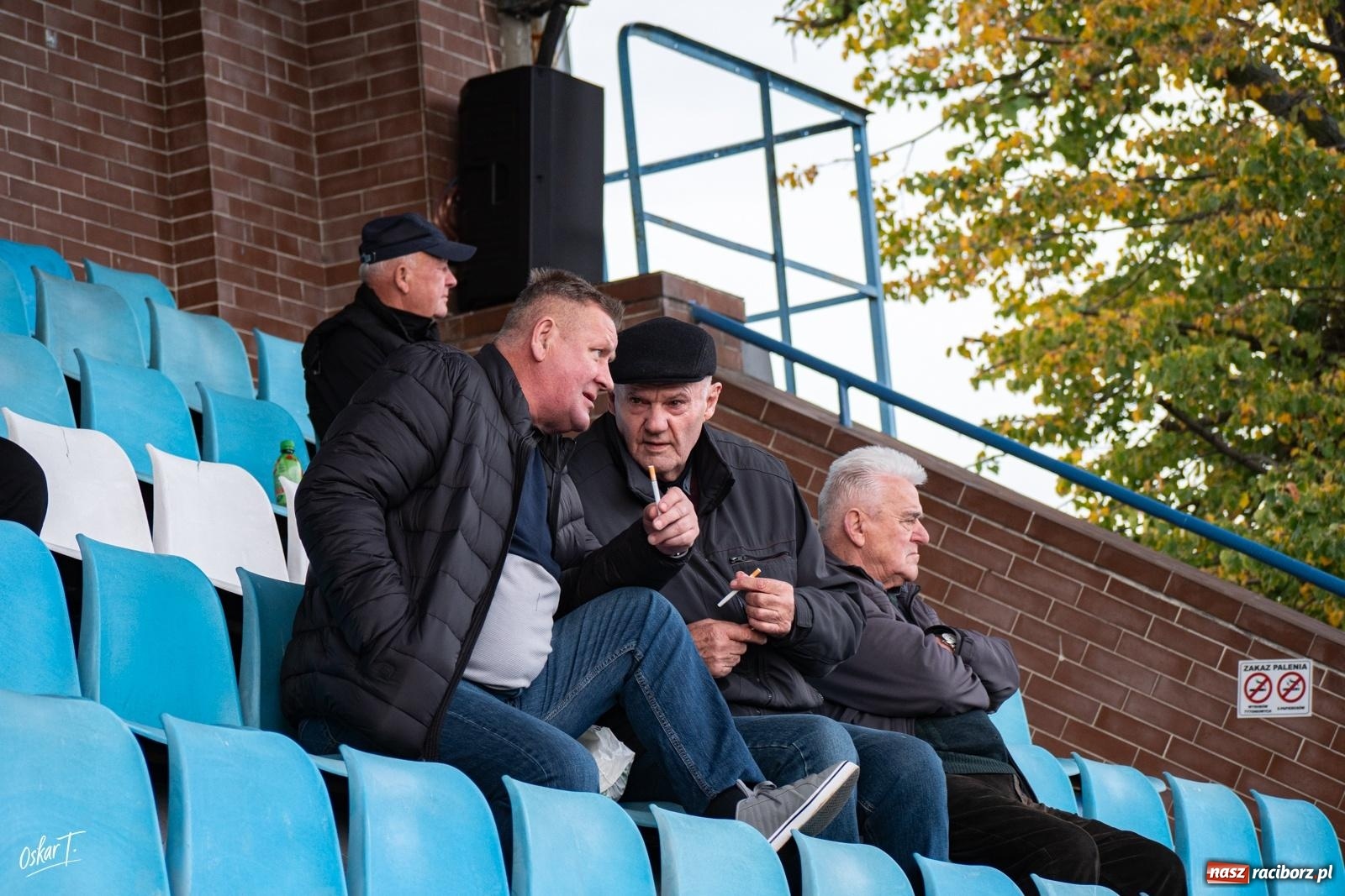 Zdjęcie w galerii na portalu naszraciborz.pl: Sędzia temperował ich zapędy kartkami, Racibórz golami. Unia Racibórz wygrywa derby z imienniczką [FOTO] wiadomości z regionu