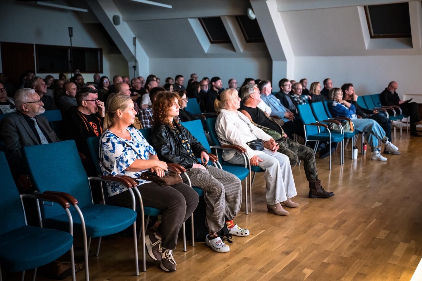 Zdjęcie w galerii na portalu naszraciborz.pl: Rockowe legendy zabrzmiały na Zamku Piastowskim. Kult, Maanam, Perfect i TSA w akustycznych aranżacjach wiadomości z regionu