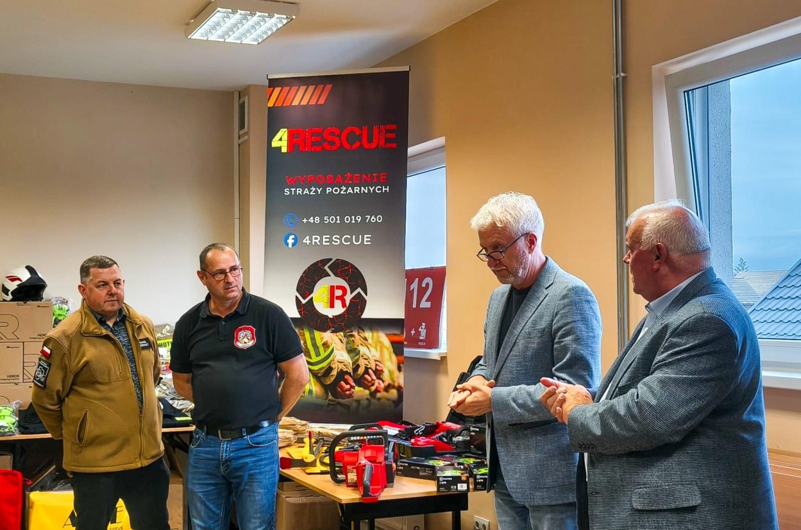 Zdjęcie w galerii na portalu naszraciborz.pl: Nowy sprzęt dla raciborskich OSP. Strażacy otrzymali wyposażenie ratowniczo-gaśnicze wiadomości z regionu