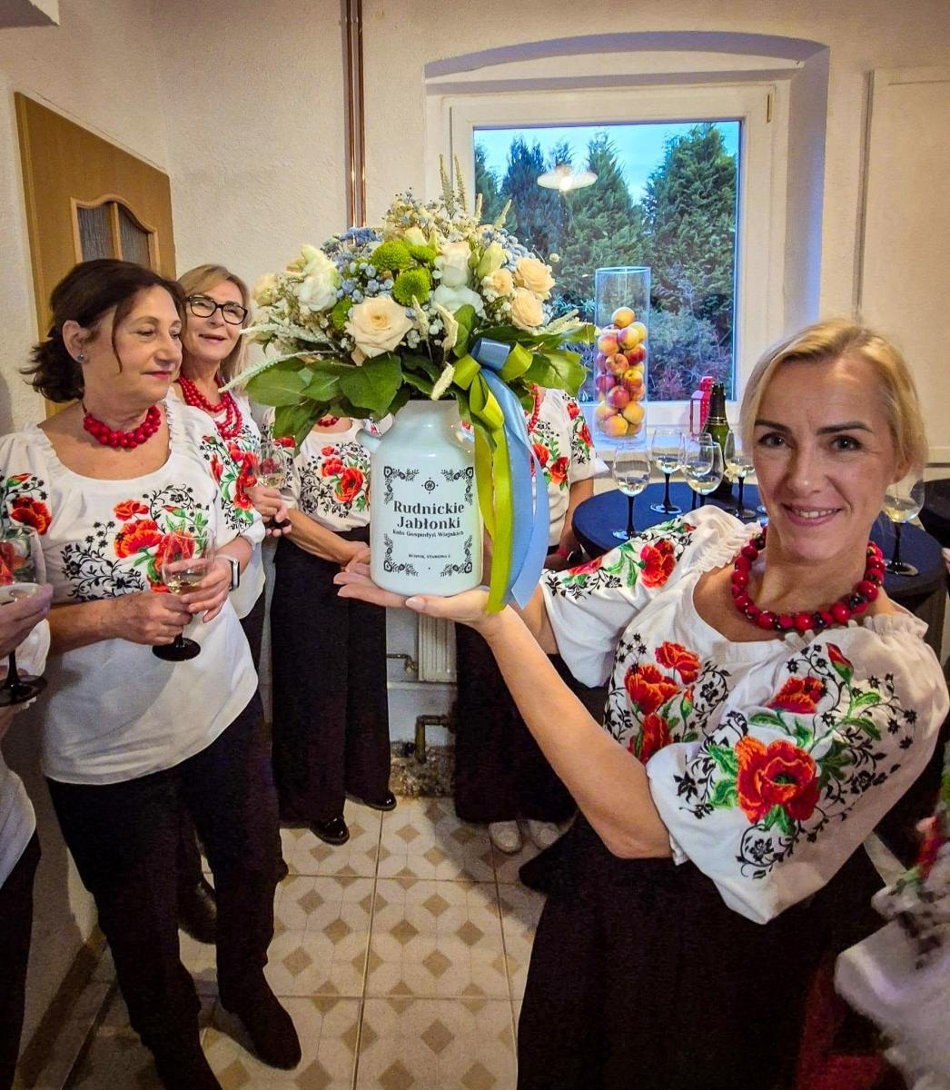Zdjęcie w galerii na portalu naszraciborz.pl: Pięć lat działalności i nowa siedziba. Rudnickie Jabłonki świętowały jubileusz w Rudniku wiadomości z regionu
