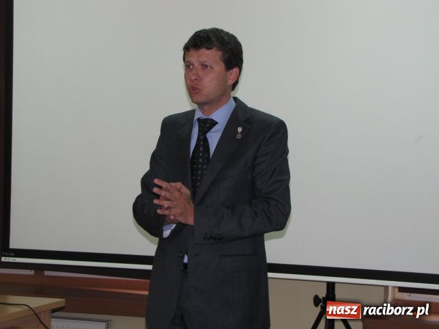 Zdjęcie w galerii na portalu naszraciborz.pl: Święty Mikołaj i policjant w jednym wiadomości z regionu