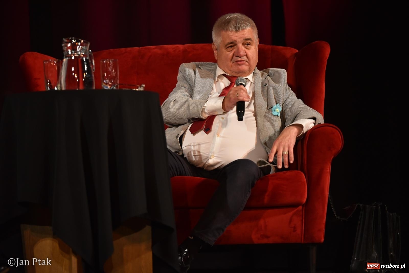 Zdjęcie w galerii na portalu naszraciborz.pl: Kresy zapisane w sercu. Promocja tomiku poezji na finał Dni Księdza Pieczki wiadomości z regionu
