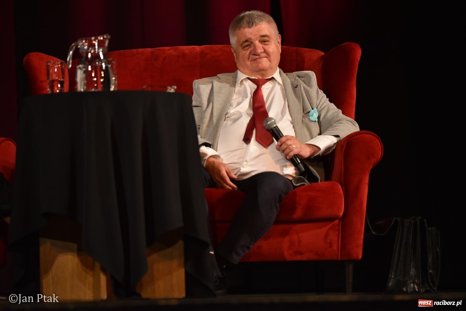 Zdjęcie w galerii na portalu naszraciborz.pl: Kresy zapisane w sercu. Promocja tomiku poezji na finał Dni Księdza Pieczki wiadomości z regionu