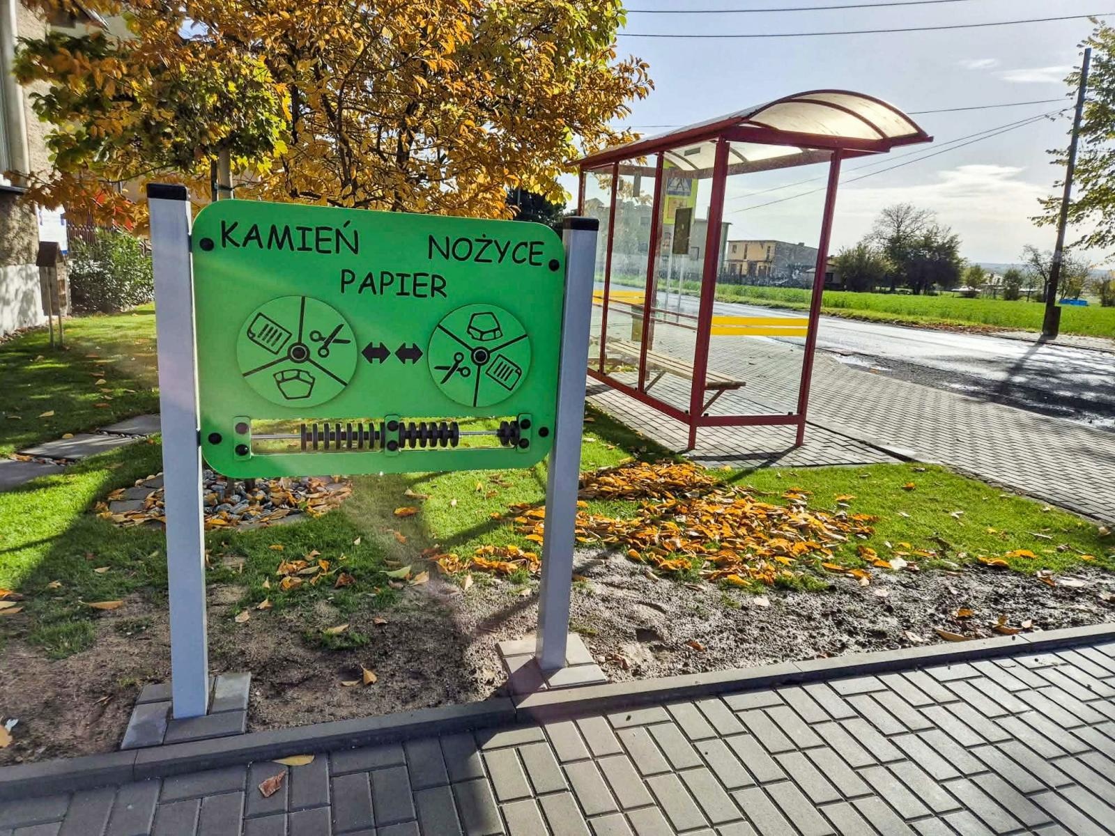 Zdjęcie w galerii na portalu naszraciborz.pl: Nowe zagospodarowanie przestrzeni publicznej w Bojanowie. Inwestycja za ponad 97 tys. zł wiadomości z regionu