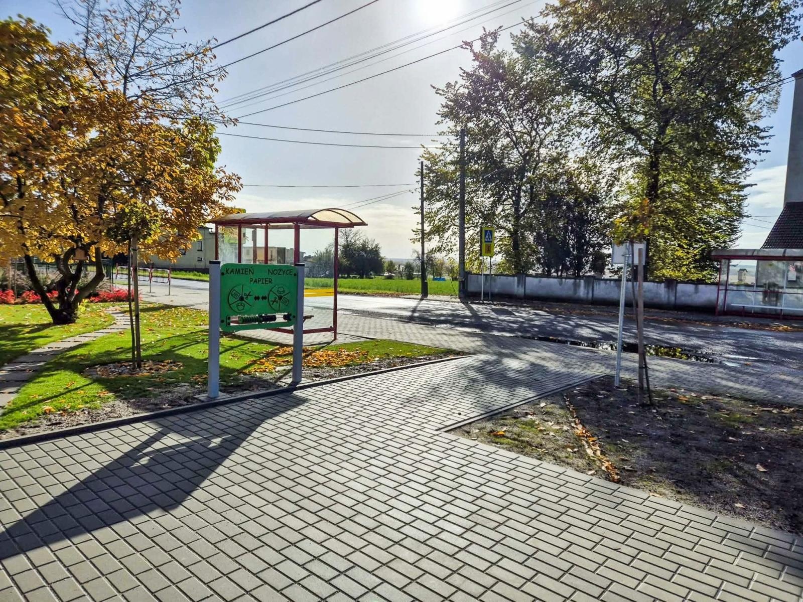 Zdjęcie w galerii na portalu naszraciborz.pl: Nowe zagospodarowanie przestrzeni publicznej w Bojanowie. Inwestycja za ponad 97 tys. zł wiadomości z regionu