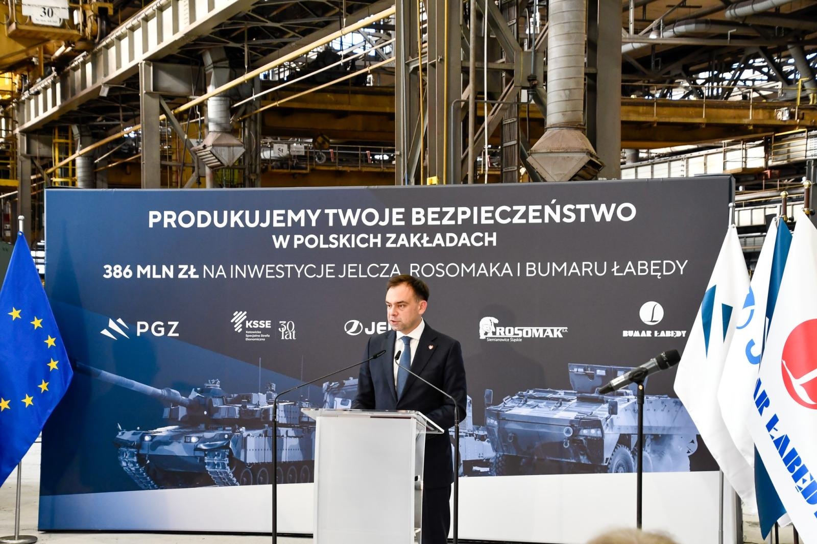 Zdjęcie w galerii na portalu naszraciborz.pl: Rafako to wielkie zobowiązanie Donalda Tuska. Minister finansów w Raciborzu, Jelcz i Rosomak ze wsparciem KSSE wiadomości z regionu