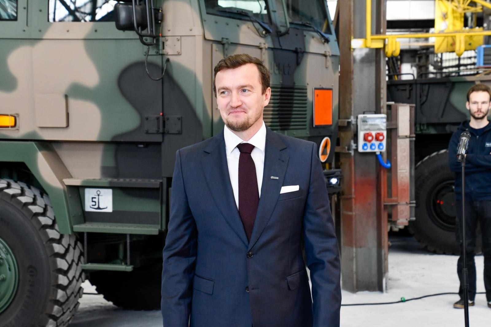 Zdjęcie w galerii na portalu naszraciborz.pl: Rafako to wielkie zobowiązanie Donalda Tuska. Minister finansów w Raciborzu, Jelcz i Rosomak ze wsparciem KSSE wiadomości z regionu