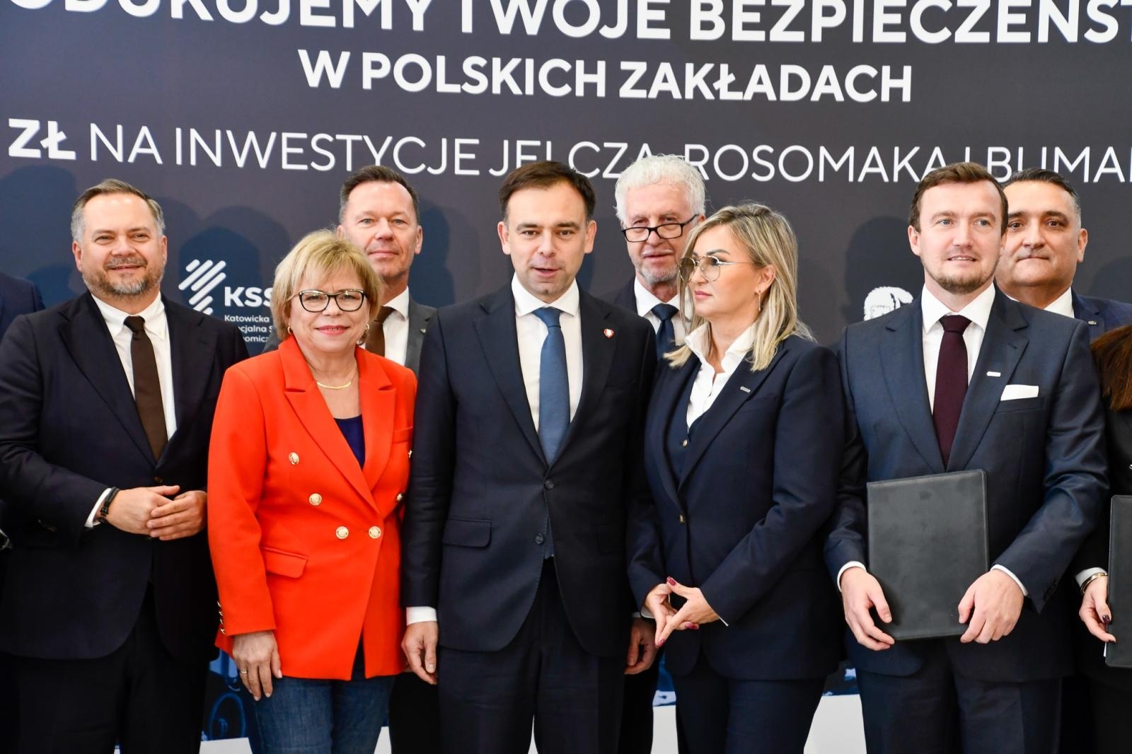 Zdjęcie w galerii na portalu naszraciborz.pl: Rafako to wielkie zobowiązanie Donalda Tuska. Minister finansów w Raciborzu, Jelcz i Rosomak ze wsparciem KSSE wiadomości z regionu
