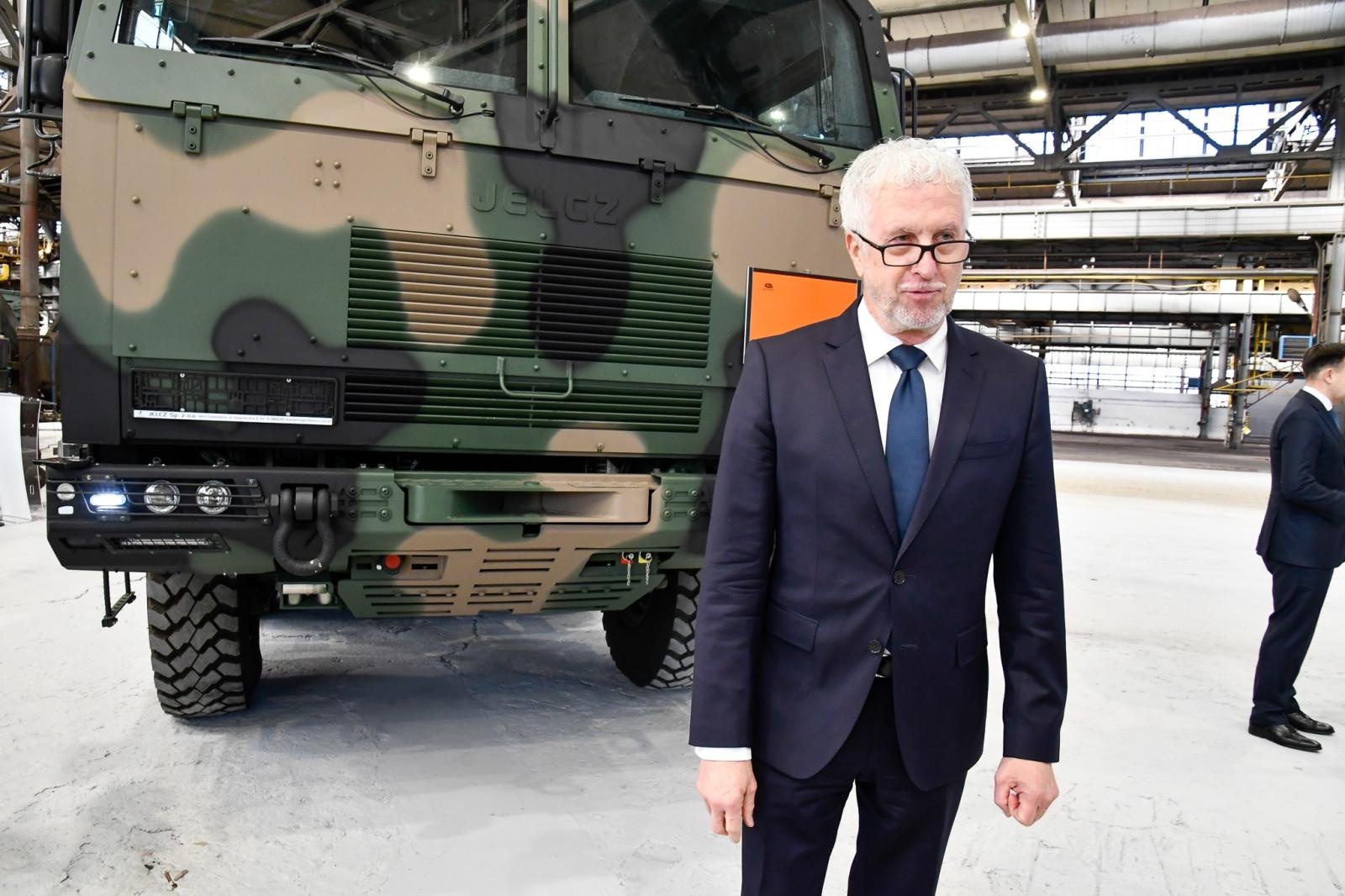Zdjęcie w galerii na portalu naszraciborz.pl: Rafako to wielkie zobowiązanie Donalda Tuska. Minister finansów w Raciborzu, Jelcz i Rosomak ze wsparciem KSSE wiadomości z regionu