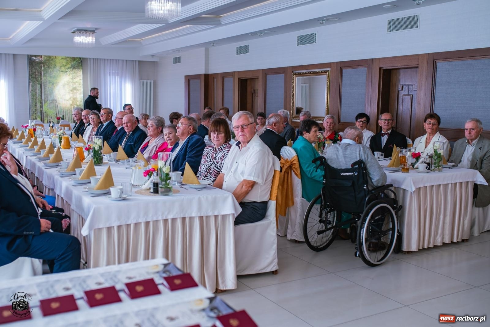 Zdjęcie w galerii na portalu naszraciborz.pl: Zakochać się, to nie sztuka. Sztuką jest wytrwać w tej miłości. Jubileusze małżeńskie w Krzanowicach [FOTO] wiadomości z regionu