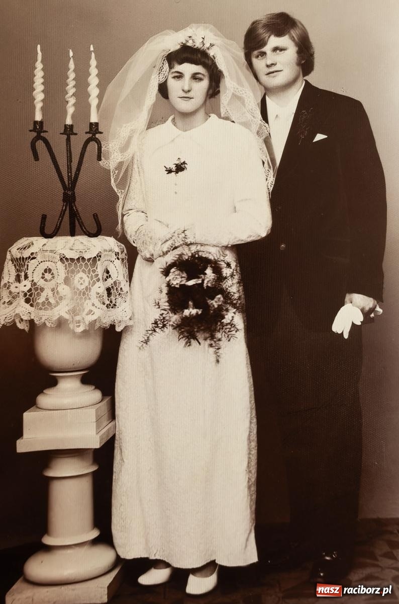 Zdjęcie w galerii na portalu naszraciborz.pl: Zakochać się, to nie sztuka. Sztuką jest wytrwać w tej miłości. Jubileusze małżeńskie w Krzanowicach [FOTO] wiadomości z regionu