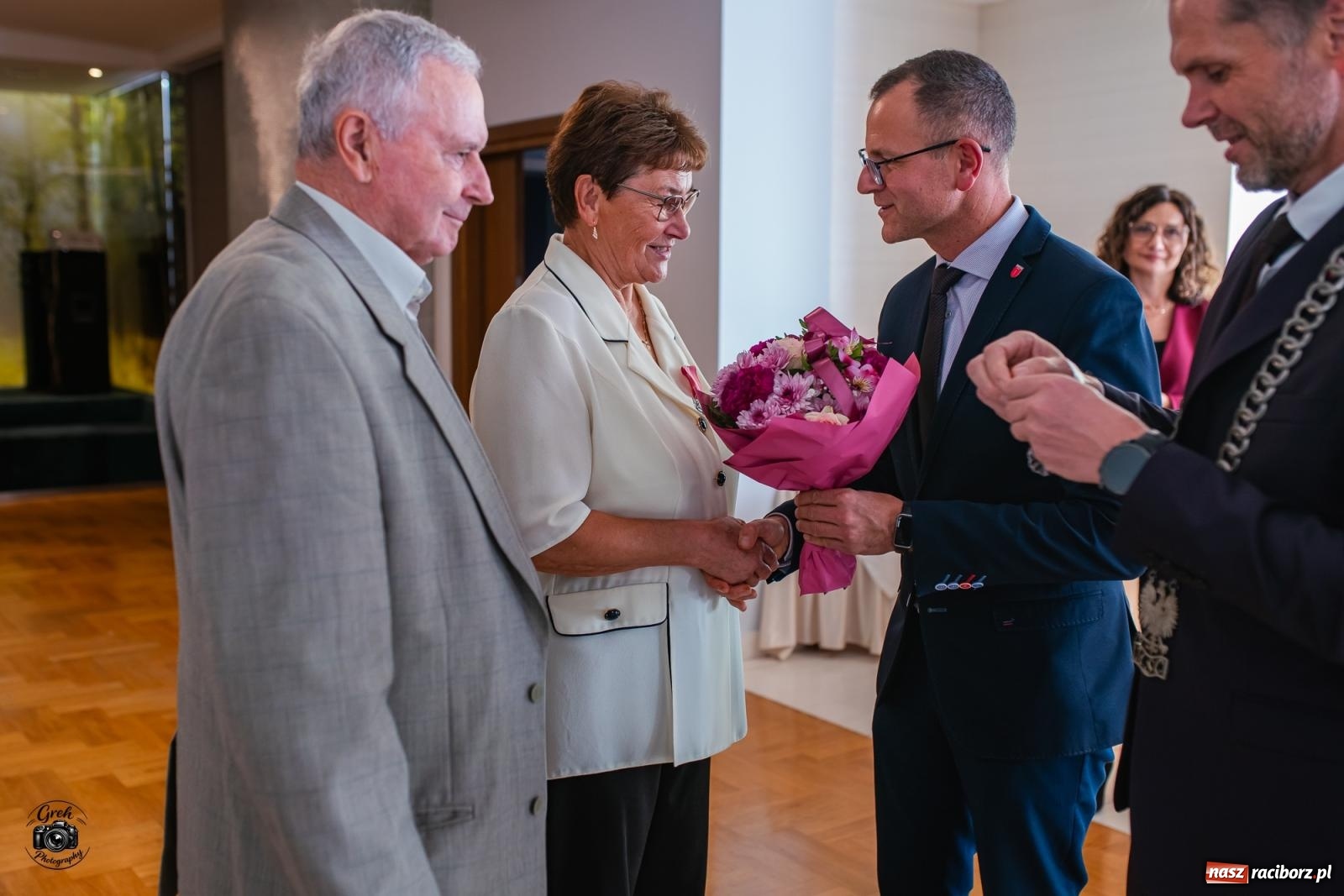 Zdjęcie w galerii na portalu naszraciborz.pl: Zakochać się, to nie sztuka. Sztuką jest wytrwać w tej miłości. Jubileusze małżeńskie w Krzanowicach [FOTO] wiadomości z regionu